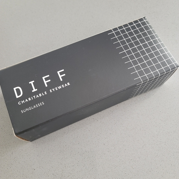 DIFF Eyewear | Bella Tortoiseshell Grey Polarizes Sunglasses NIB - Picture 7 of 8